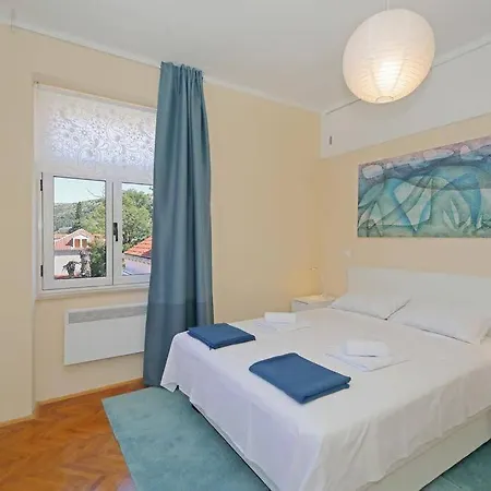 Porty Apartment
